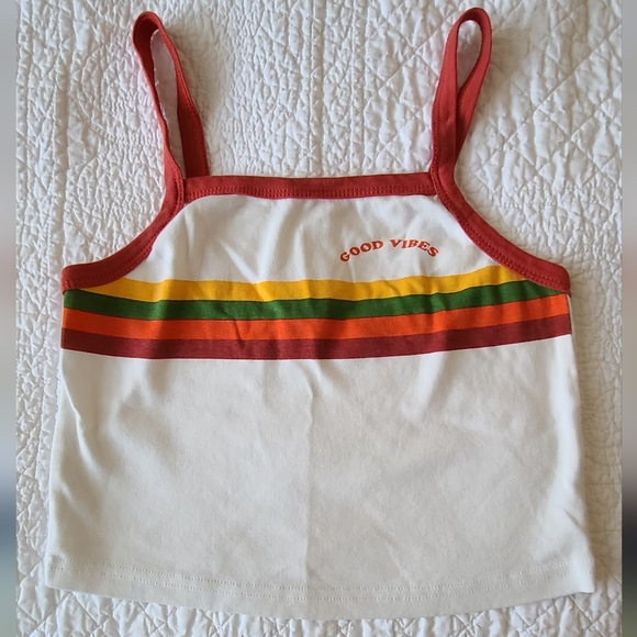 Cropped Tank Tops (4) - Picture 4 of 5